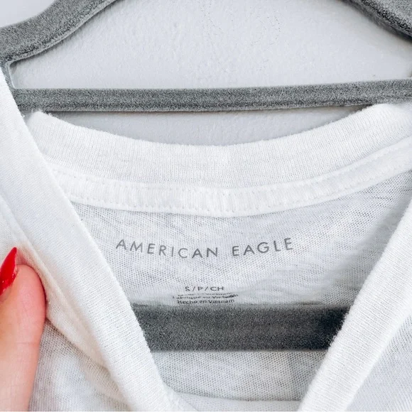 American Eagle White Graphic Shell of a Good Time Tee Size Small - Picture 4 of 7